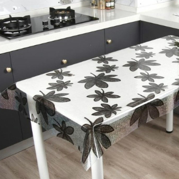 Клеенка силиконовая 0,6*20м черные цветочки 0,6мм Baizheng