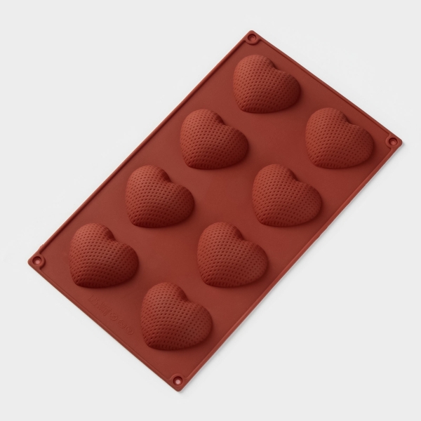 Форма силиконовая для выпечки Доляна «Сердце», 29×17×1,5 см (6×5×1,5 см), 8 ячеек, цвет коричневый