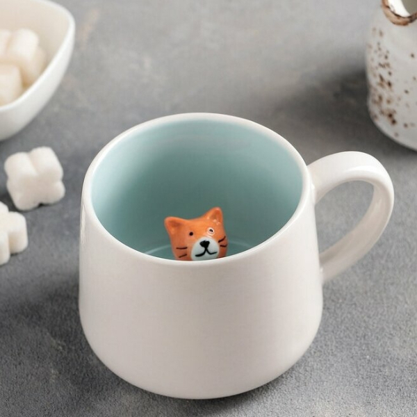 Кружка керамическая с фигуркой на дне «Прятки. Тигра», 350 мл, цвет белый