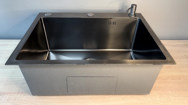 Мойка нержавеющая врезная 600*500мм 22см 3мм черная с сифоном KN605008 DIKALAN