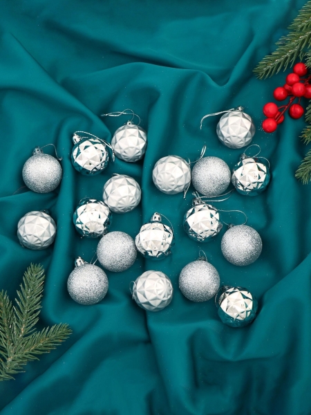 Ёлочные игрушки «Званный вечер», шары новогодние, d=4 см, 18 шт., серебристые