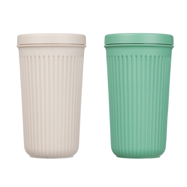 Стакан пластиковый с закручивающейся крышкой 400мл, пластик, 3 цвета