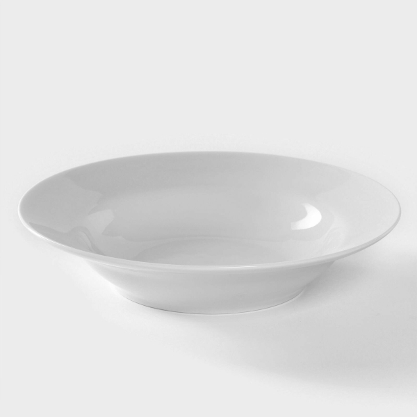 Тарелка фарфоровая «Универсал», d=20 см, белая